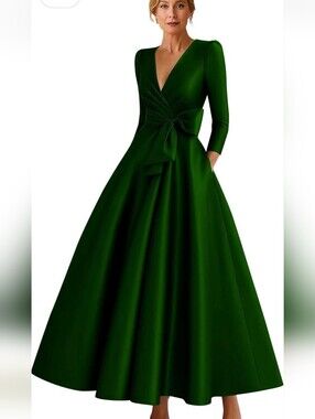 Elegant Green V-Neck Wrap Midi Dress with Bow